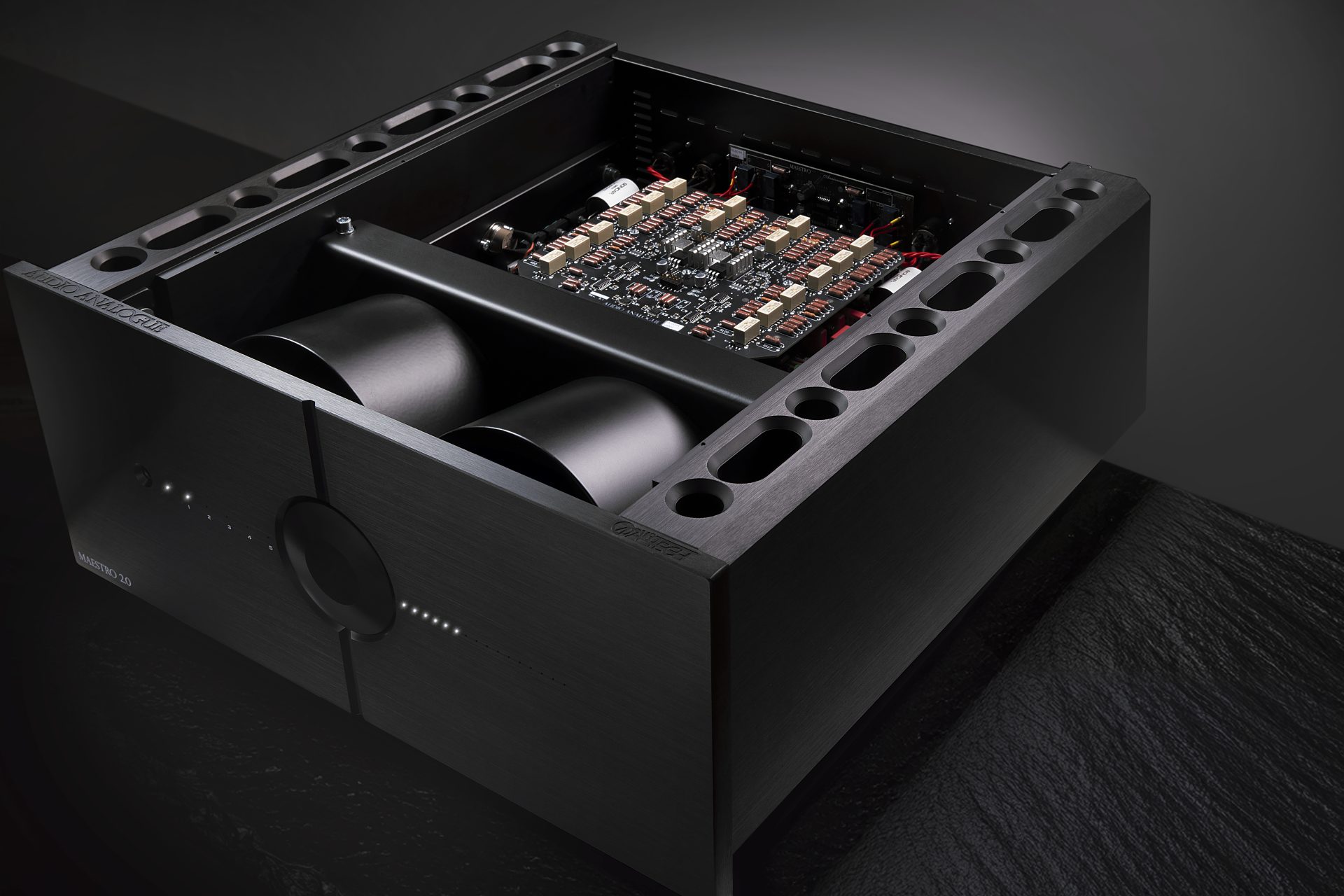 AA Maestro2 00 X2 A3233